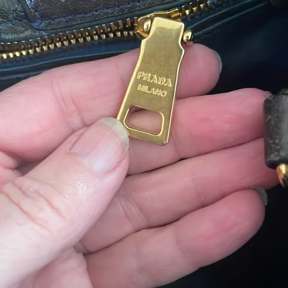 Stunning Dark Green Prada leather Tote Bag - Picture 14 of 16